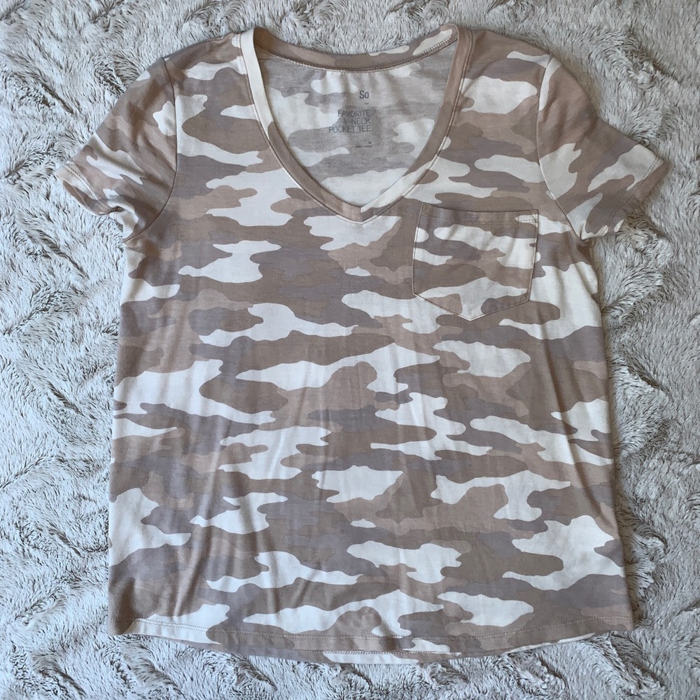So - Camo Tee Vneck